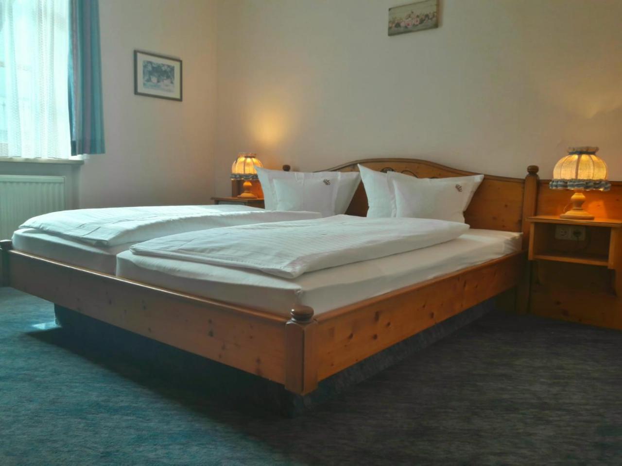 Hotel Zur Krone Bad Brückenau Kültér fotó